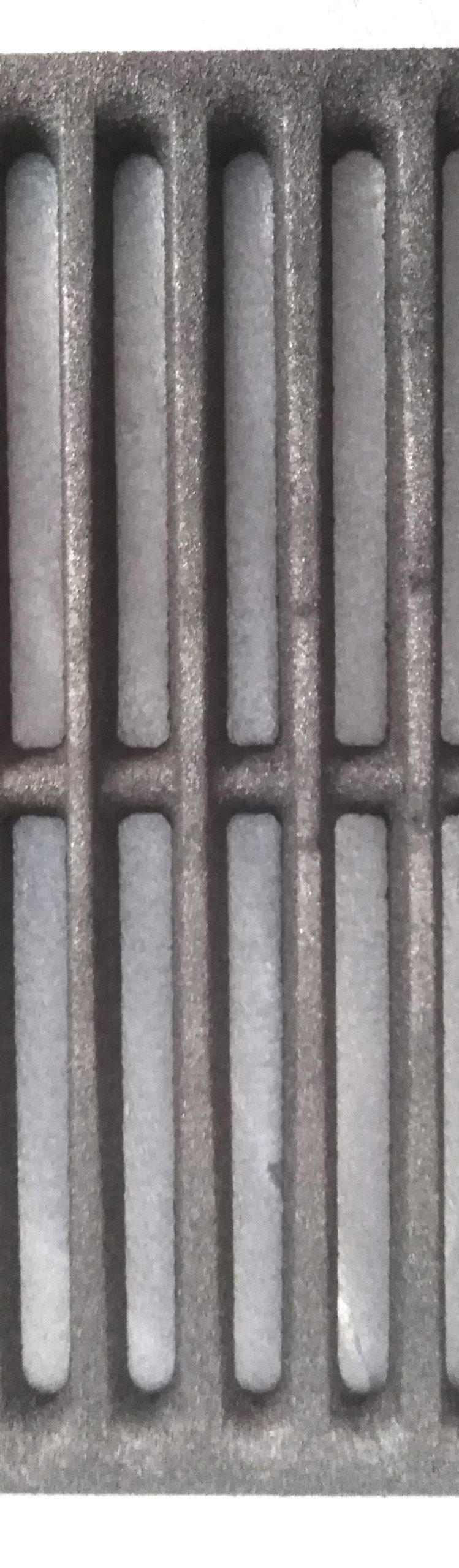 K6863.jpg GRIGLIE GHISA GREZZA X FUOCO 205X310 - K6863 - immagine 1